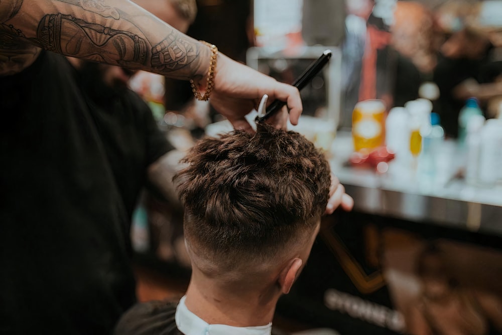 Modern fade saç kesimi detayı